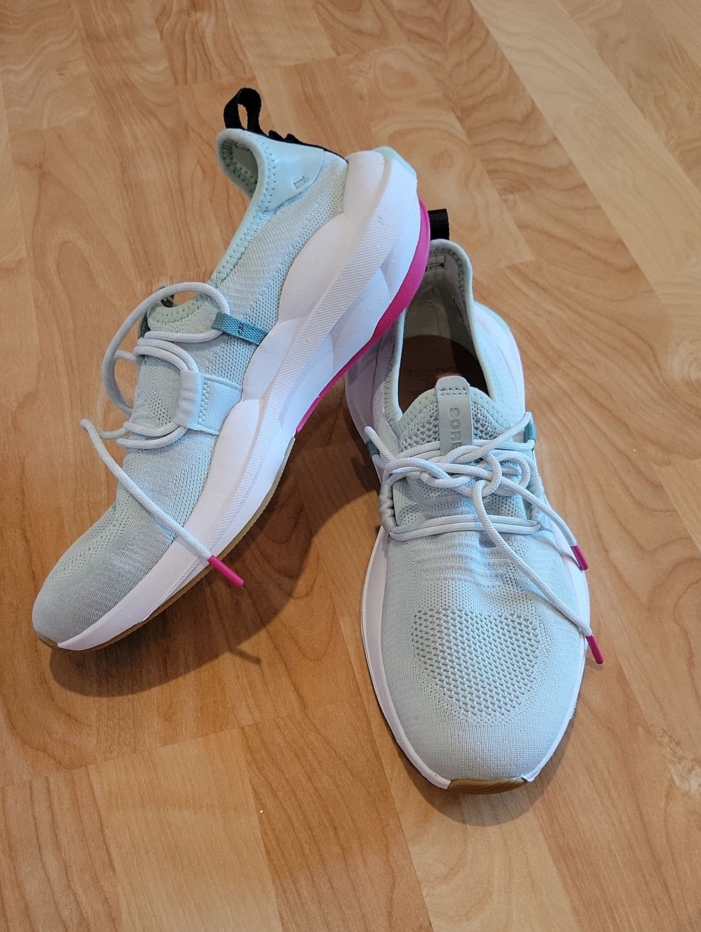Sorel Women's Explorer Defy Low Sneaker Mint Green Size 10